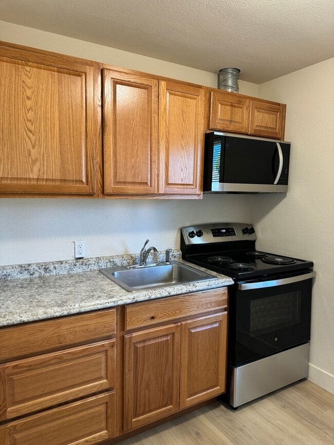property at 6924 N Amherst St