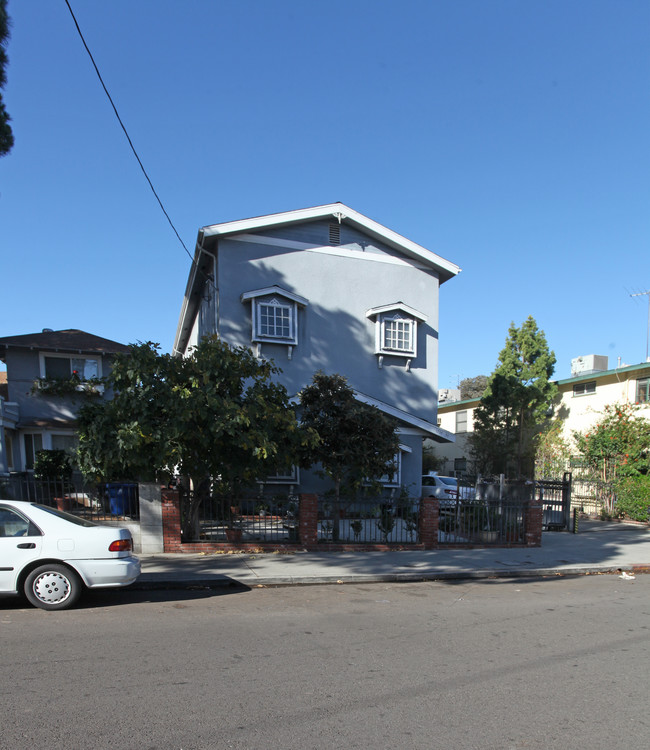 1737 Mariposa in Los Angeles, CA - Foto de edificio - Building Photo