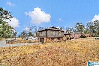 2274 Locke Cir in Birmingham, AL - Foto de edificio - Building Photo