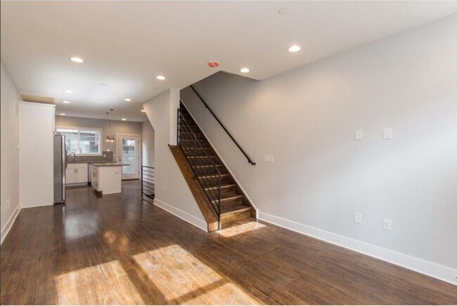 1227 Peters St in Philadelphia, PA - Foto de edificio - Building Photo