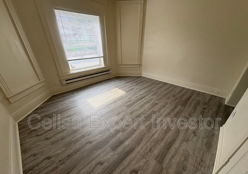 2120 Broadway in Fort Wayne, IN - Foto de edificio