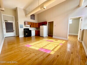 1516 Hepburn Ave in Louisville, KY - Building Photo - Building Photo