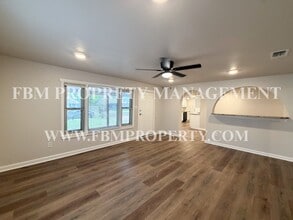 303 E Thompson St in Corsicana, TX - Building Photo - Building Photo