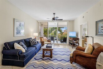 470 Launch Cir in Naples, FL - Building Photo - Building Photo