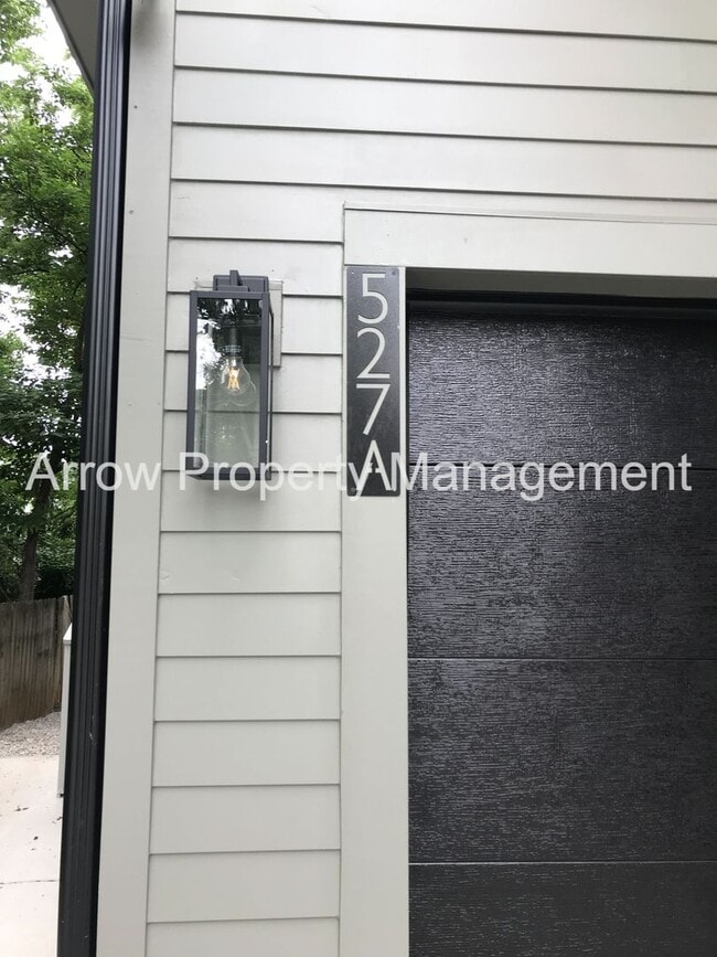 527 Veritas St in Nashville, TN - Building Photo - Building Photo