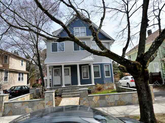 133 W Rock Ave in New Haven, CT - Building Photo