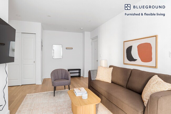 160 E 48th St in New York, NY - Building Photo - Building Photo