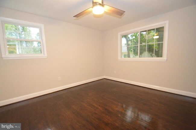 5200 Kings Park Dr in Springfield, VA - Building Photo - Building Photo