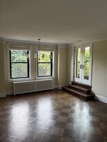 2000 N Lincoln Park W, Unit 302 in Chicago, IL - Building Photo