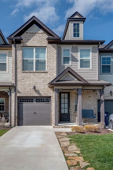 property at 3125 Sassafras Ln