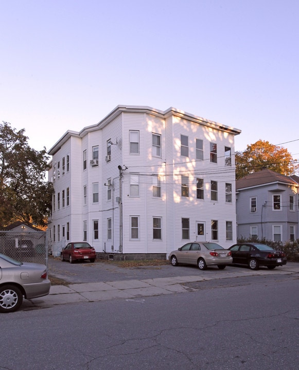171 4th St in Leominster, MA - Foto de edificio