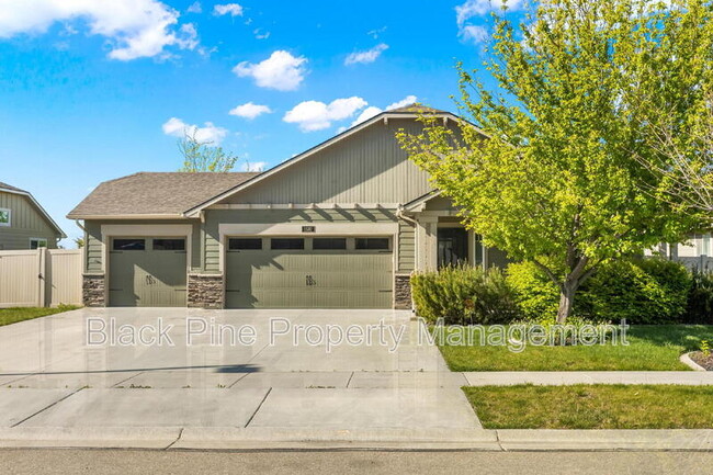 property at 1510 W Cactus St
