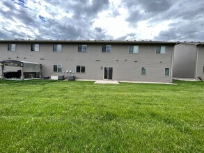 7312 E 45th St in Sioux Falls, SD - Building Photo - Building Photo