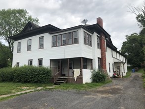 126 Old Liverpool Rd in Liverpool, NY - Building Photo - Building Photo