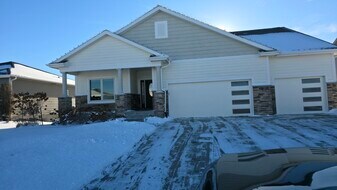 1317 NE 51st St in Ankeny, IA - Building Photo