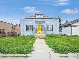 3936 E 10th St in Indianapolis, IN - Building Photo