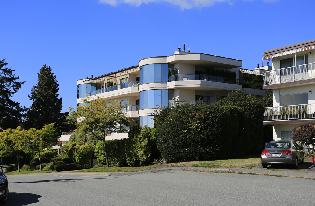 Regency in White Rock, BC - Building Photo