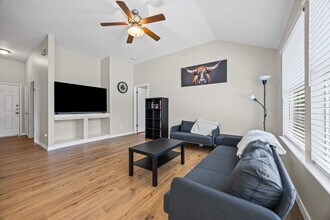 5006 Acorn Grove Ct in Austin, TX - Building Photo - Building Photo