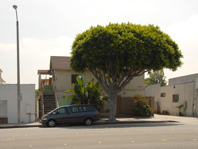 16812 S Western Ave in Gardena, CA - Foto de edificio - Building Photo