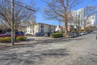 48 Peachtree Ave NE in Atlanta, GA - Building Photo - Building Photo