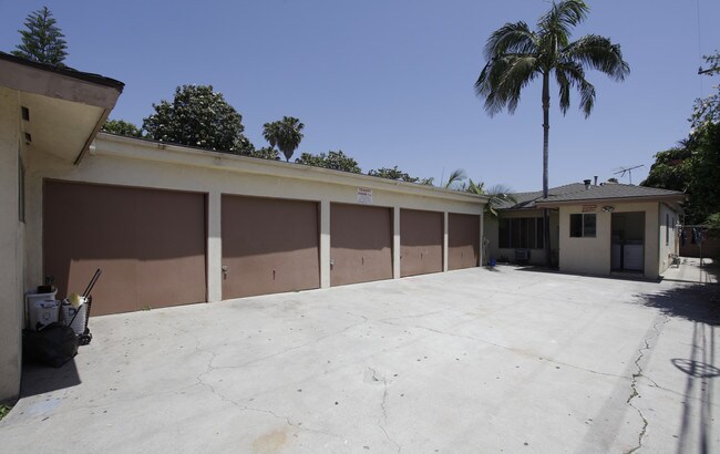 1330-1332 E Wilshire Ave in Fullerton, CA - Building Photo - Building Photo