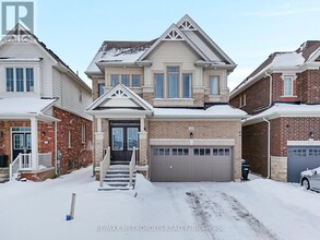 118 Lorne Thomas Pl in New Tecumseth, ON - Building Photo - Building Photo