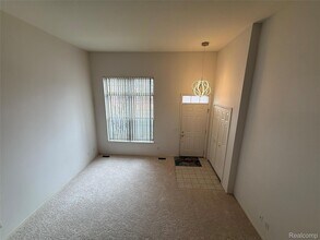 29419 Glen Oaks Blvd E in Farmington Hills, MI - Building Photo - Building Photo