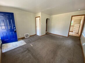 927 Davies Ave in Akron, OH - Building Photo - Building Photo