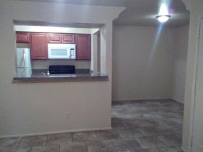 2925 Winkler Ave in Ft. Myers, FL - Foto de edificio - Building Photo