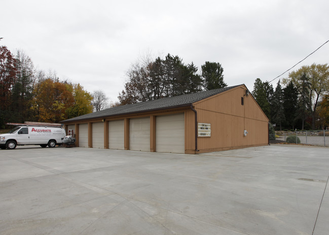 Maces Mobile Estates in Uniontown, OH - Foto de edificio - Building Photo