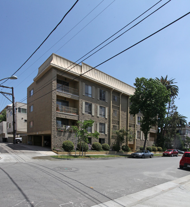 9201 Charleville Blvd in Beverly Hills, CA - Building Photo