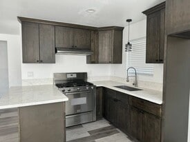 223 W Orange Ave in Colton, CA - Building Photo