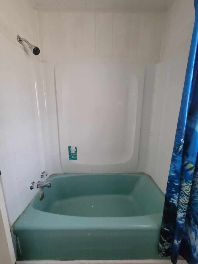 630 Capital Ave in Leakesville, MS - Foto de edificio - Building Photo