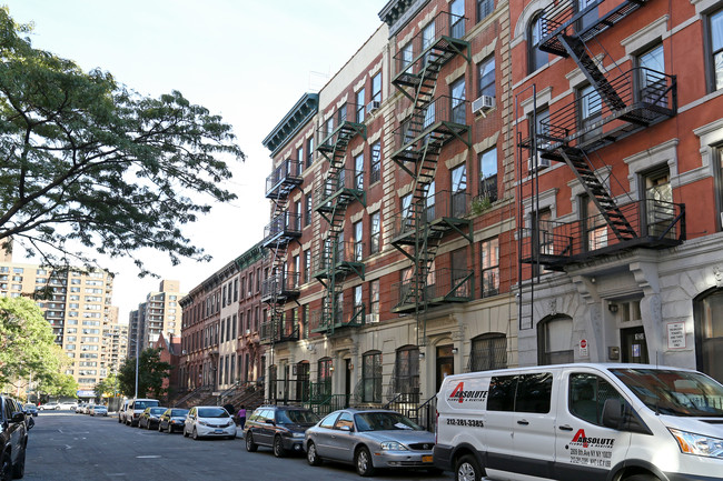 134 W 133rd St in New York, NY - Foto de edificio - Building Photo