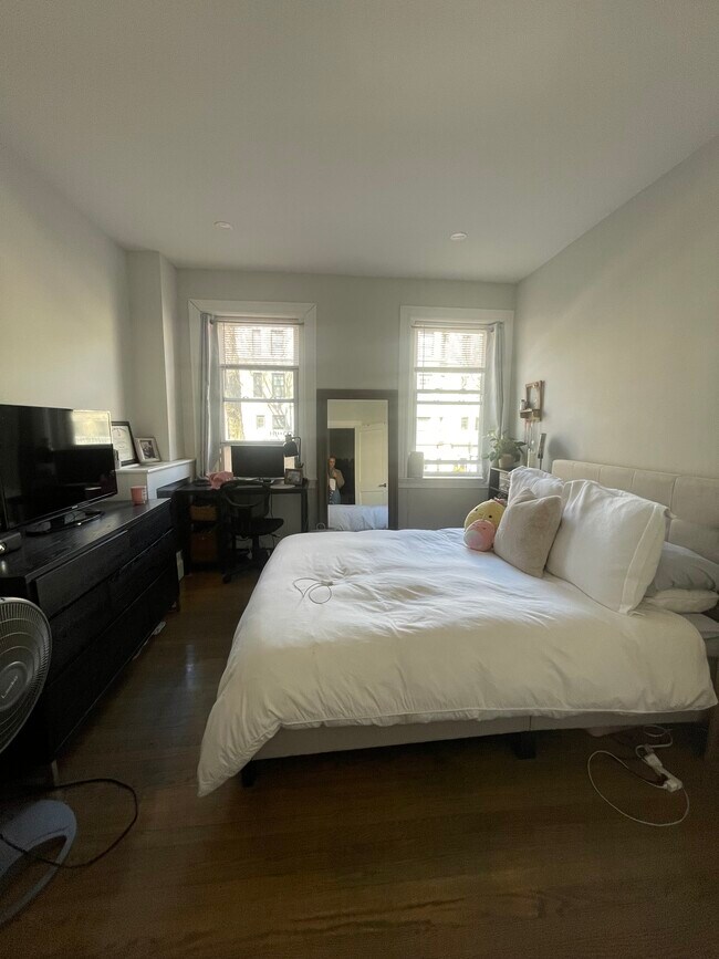 35 Queensberry St, Unit 9 in Boston, MA - Building Photo - Building Photo