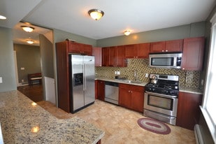 105 Radcliffe Ave in Providence, RI - Building Photo