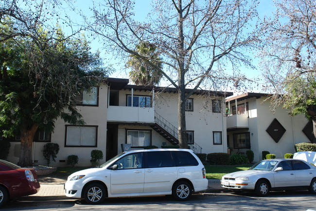 1051 Roewill Dr in San Jose, CA - Building Photo - Building Photo