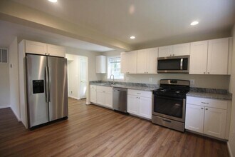 10717 Maple St in Fairfax, VA - Building Photo - Building Photo