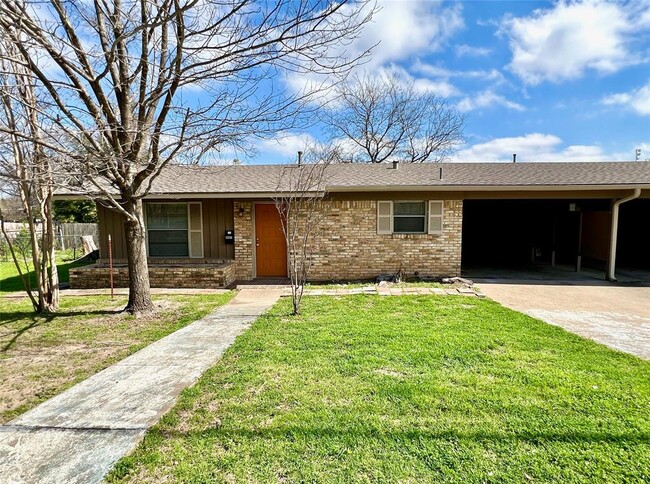 property at 3114 Hunt Trail