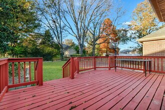 8405 Hurstbourne Woods Pl in Jeffersontown, KY - Building Photo - Building Photo