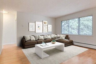 Park Royal Manor in Red Deer, AB - Building Photo
