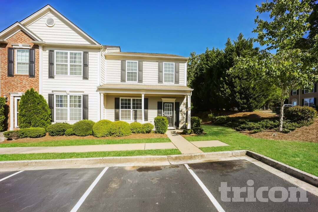 3038 Deerborne Ct in Atlanta, GA - Building Photo