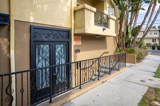 11238-11244 Huston St in North Hollywood, CA - Building Photo - Building Photo