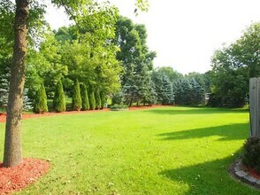 17680 Green Isle Ct in Brookfield, WI - Building Photo - Building Photo
