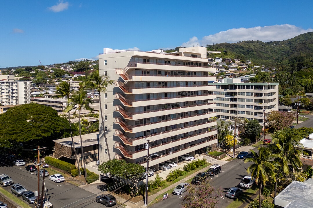 The Oahuan Tower in Honolulu, HI - Building Photo