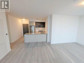 5858 Yonge St in Toronto, ON - Building Photo - Building Photo