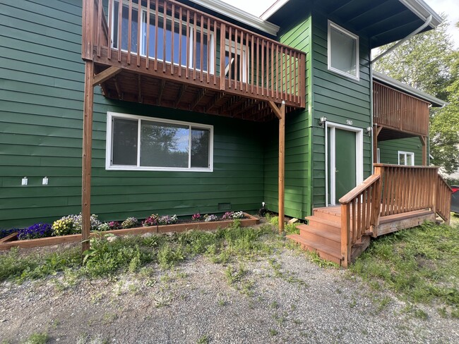 5865 E Bogard Rd in Wasilla, AK - Building Photo - Building Photo