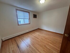 253 Elm St, Unit 3 in Cambridge, MA - Foto de edificio - Building Photo