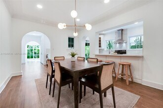 512 Majorca Ave in Coral Gables, FL - Building Photo - Building Photo