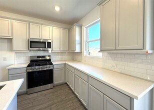 9723 Pettus Crk Dr in Cypress, TX - Building Photo - Building Photo